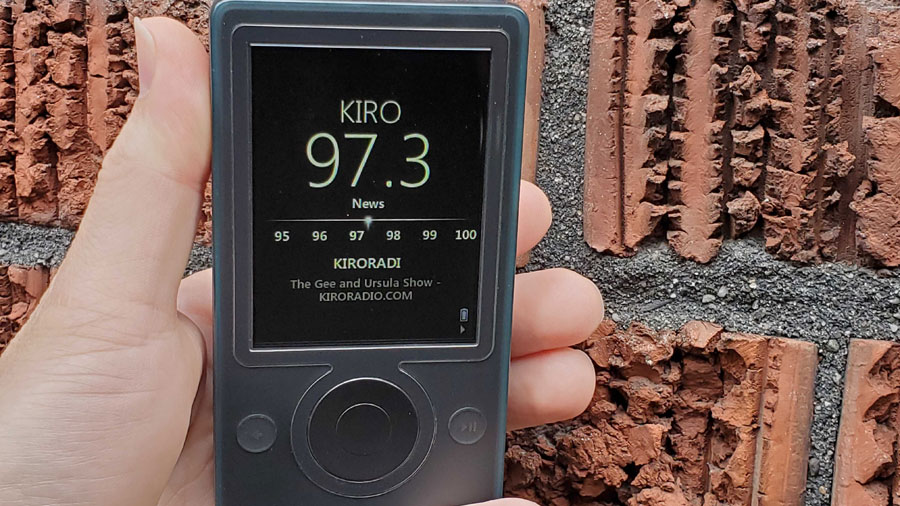 image of a zune tuning in FM radio