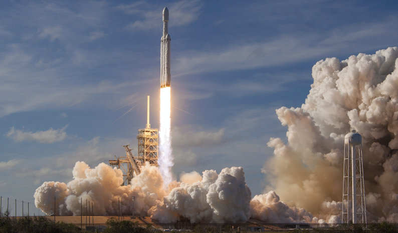SpaceX Falcon Heavy Launch, https://unsplash.com/photos/OHOU-5UVIYQ